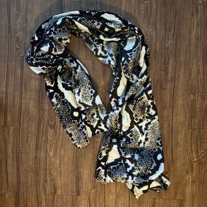 Stylish Warm Snake Print Scarf Shawl